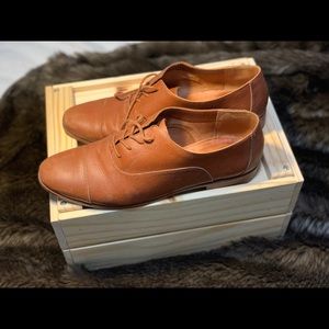 Leather, english saddle, oxfords w/ man-made soul